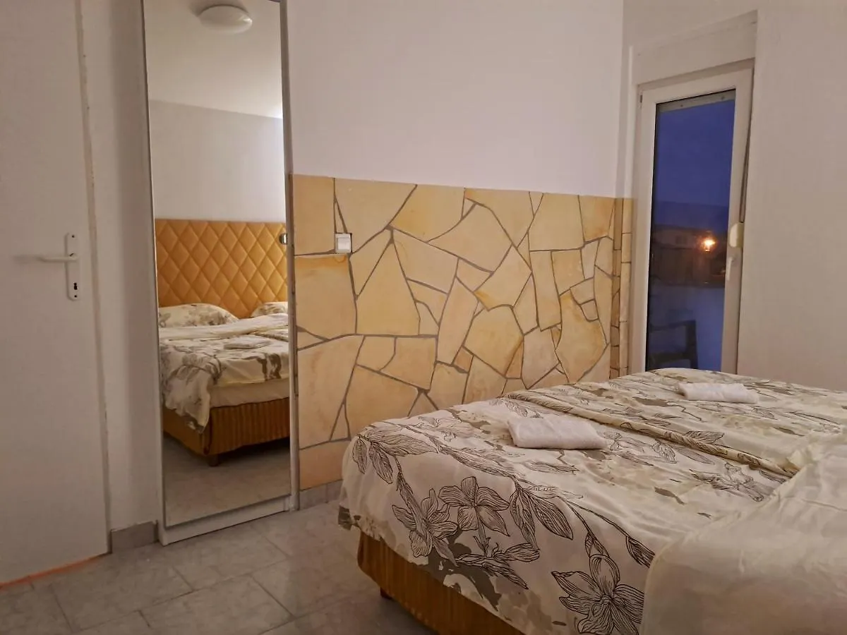 Borat Apartmani. Vir Apartment